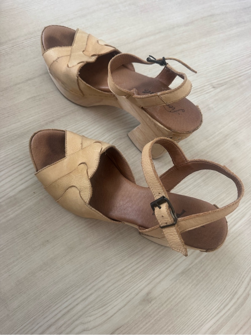 Free people wooden/leather platform heels